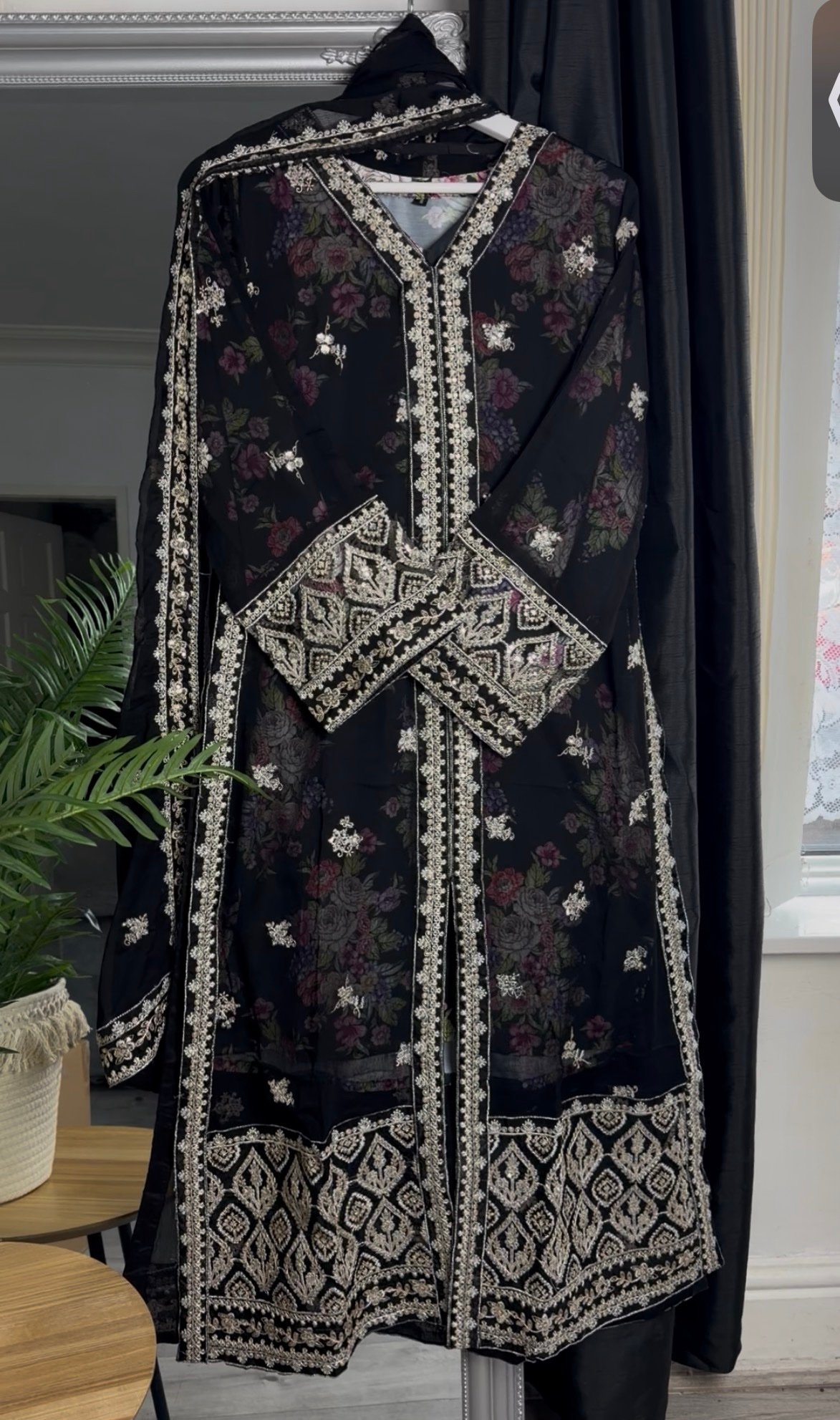Ethnc inspired sharara 4 piece suit - Image 5