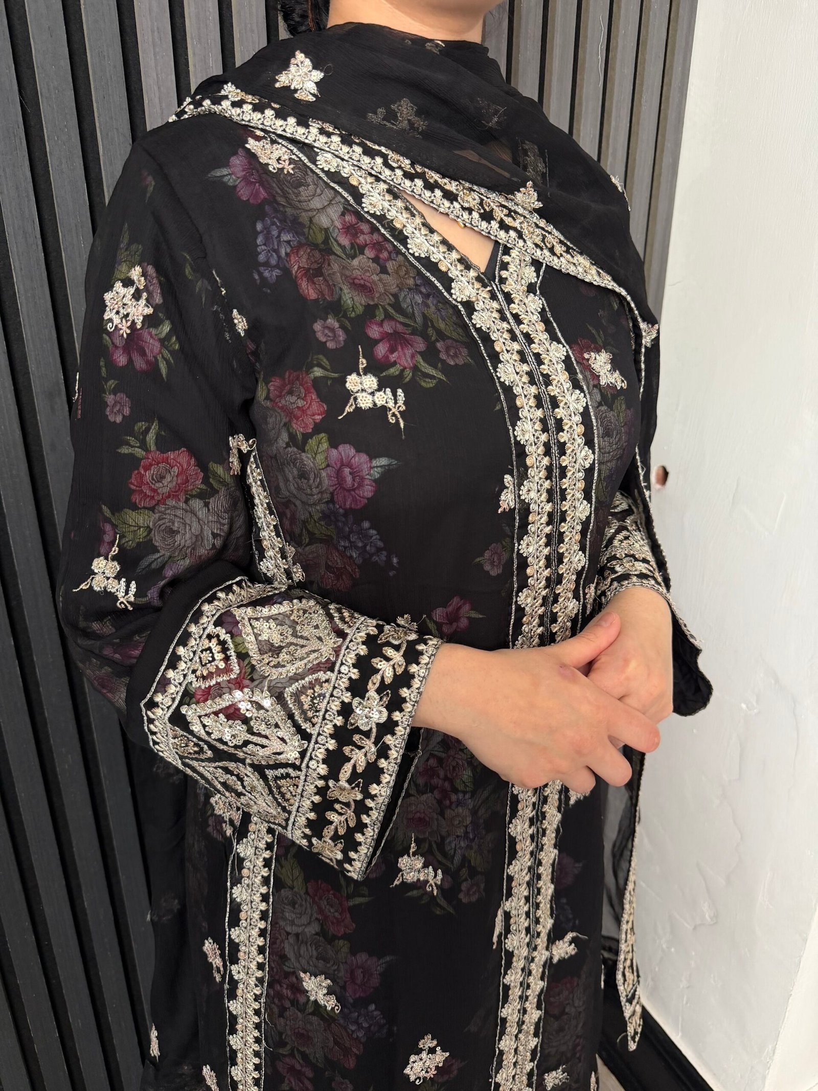 Ethnc inspired sharara 4 piece suit - Image 4